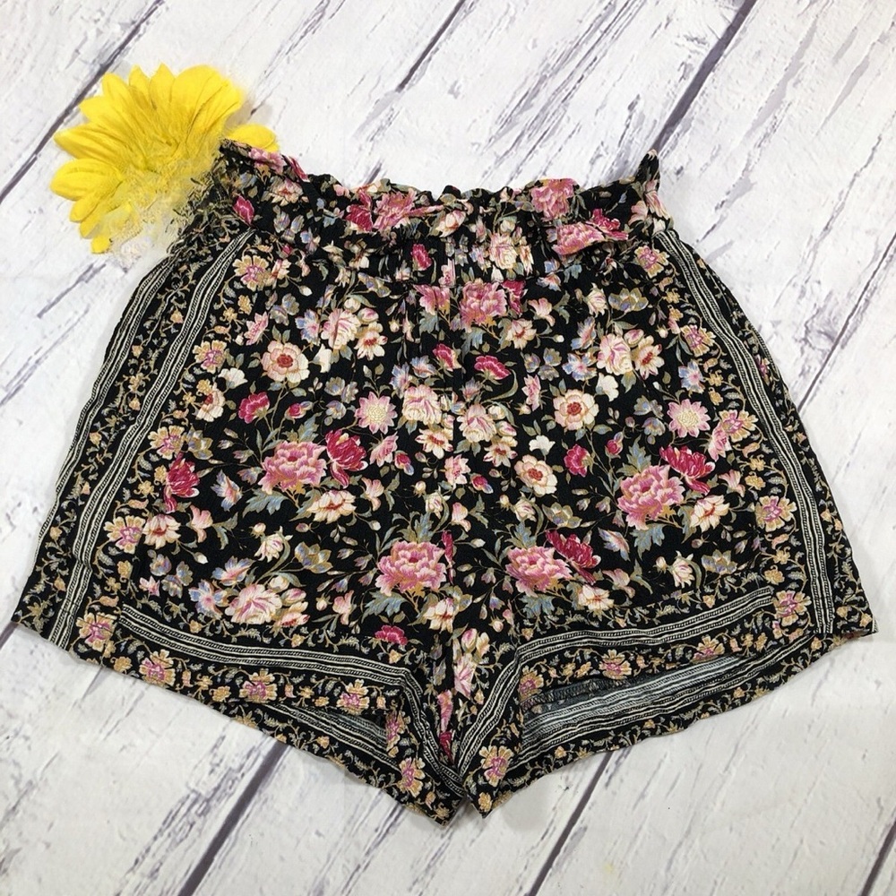 American Eagle Outfitters Black and Pink Floral Shorts